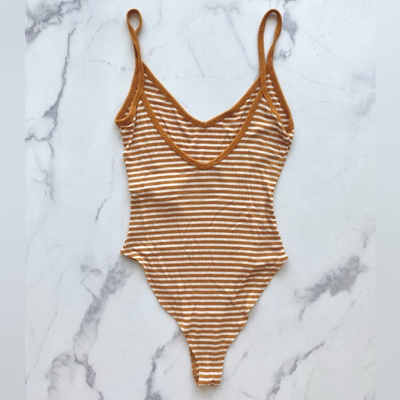 NWOT Forever 21 Deep V Mustard and White Striped Bodysuit - Picture 5 of 5